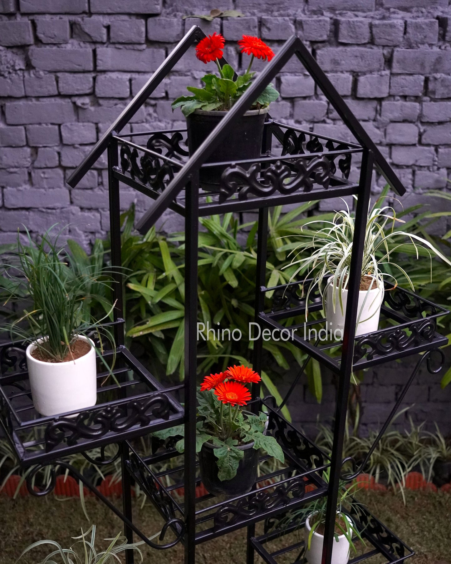 Black Hut Six Pot Planter